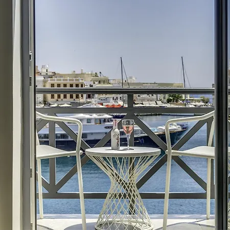 Naves Ξενοδοχείο Ερμούπολη