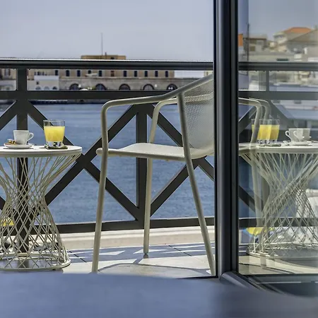 Naves Ξενοδοχείο