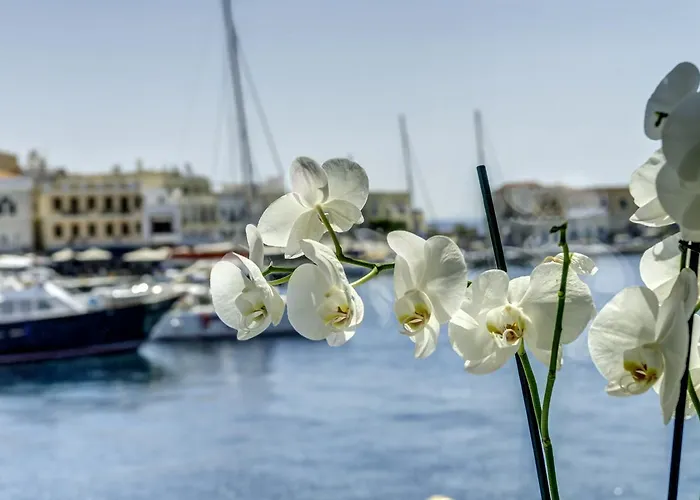 Naves Hotel Ermoupoli