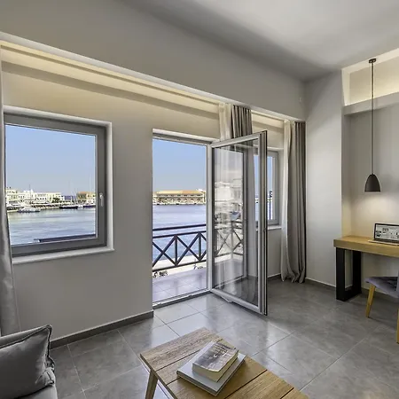 Naves Hotel