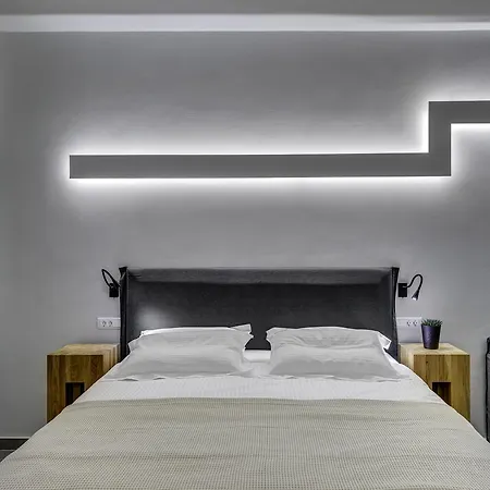 Naves * Эрмуполис