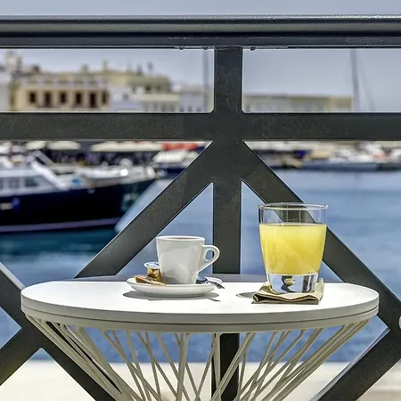 Naves Otel Ermoupoli