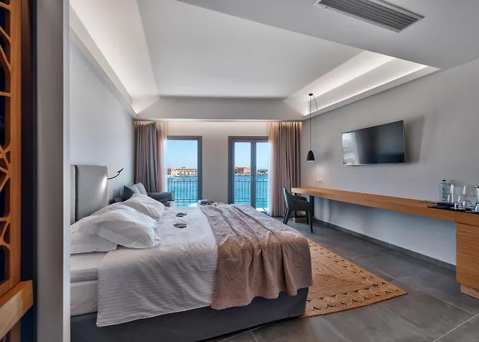 Naves Hotel Ermoupoli